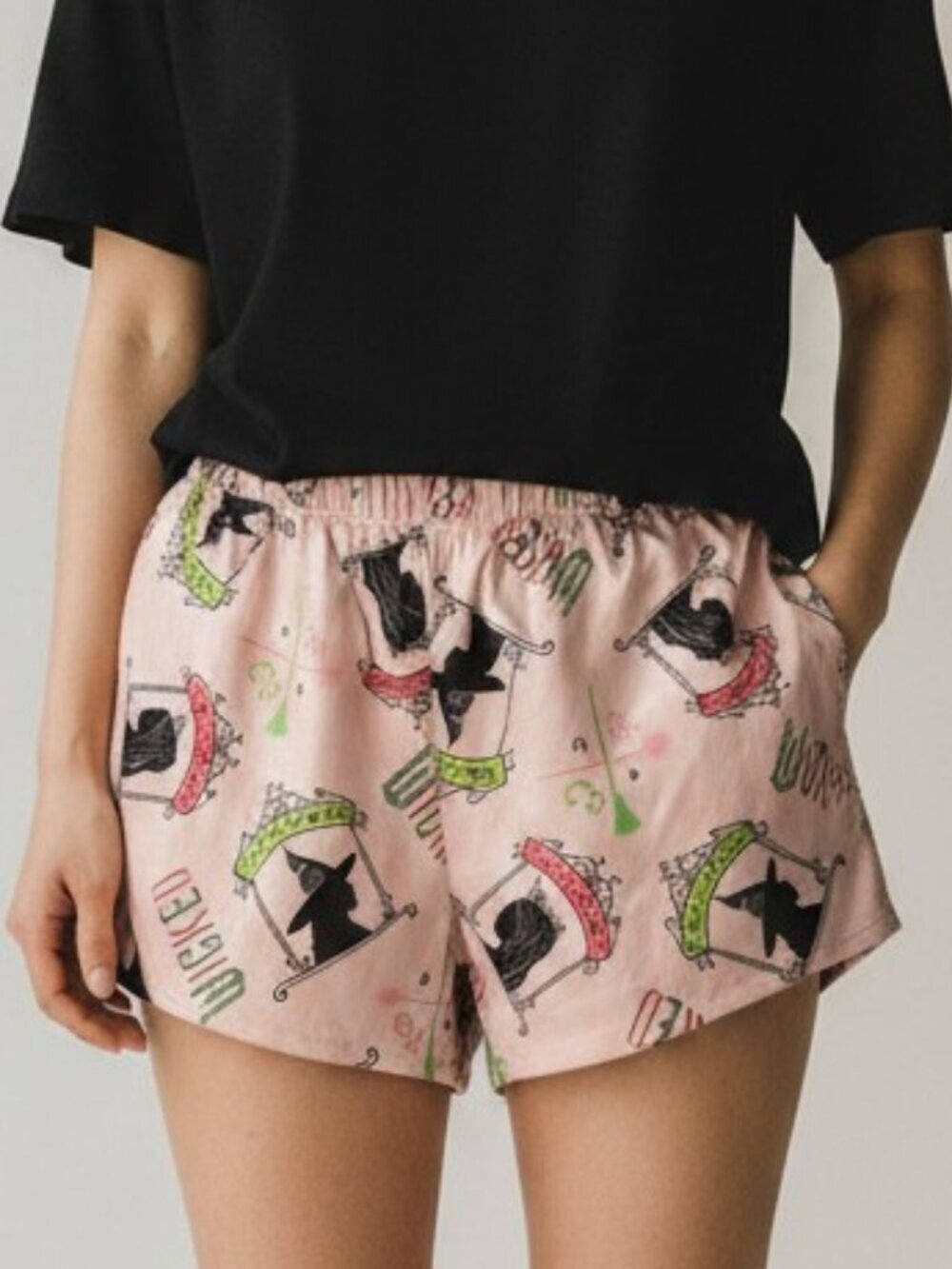 WICKED women's Pink Cotton Wicked Print Lounge Shorts Size Medium elphaba glinda